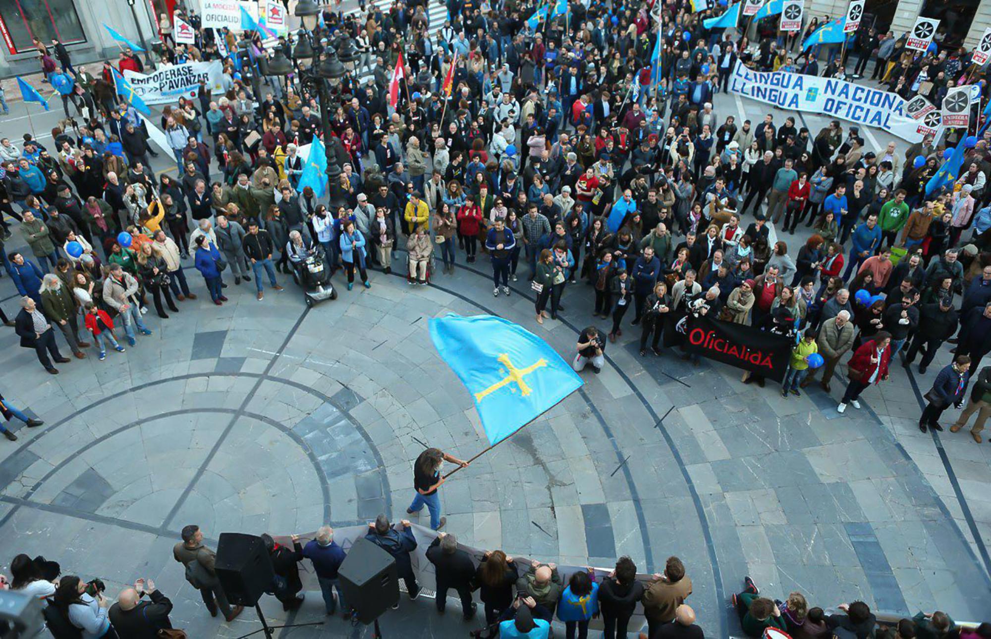 manifestación oficialidad asturiano